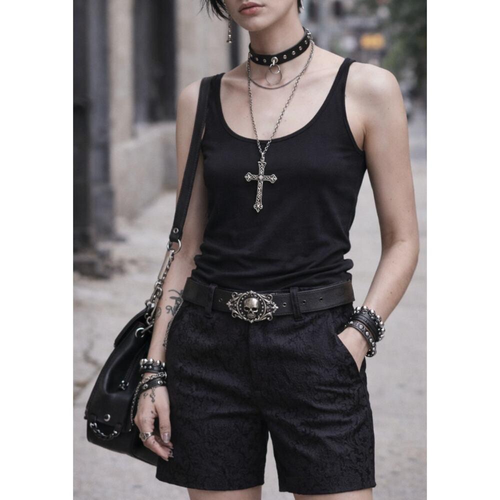 Womens Shorts Size 4 Black Brocade Goth Witchy Low Rise Knee length
